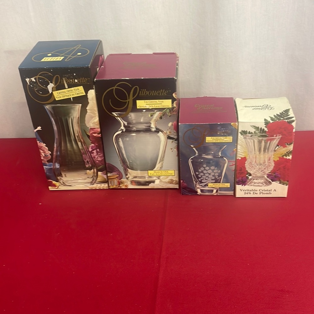 Silhouette Lot of 34assorted vases - 8"-7"-5"- 5"